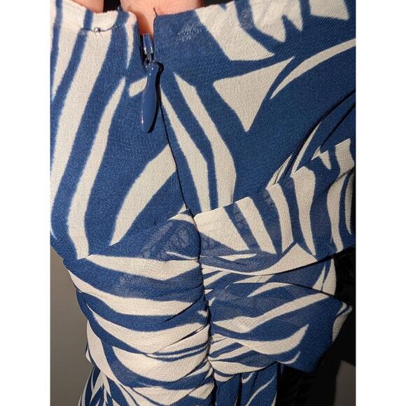 Elle Dress Womens Size 2 Blue White Sundress Sleeveless Floral Empire Waist - Picture 5 of 5